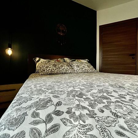 Airport Accommodation Bedroom With Bathroom Self Check In And Self Check Out Air-Condition Included Mqabba Екстер'єр фото
