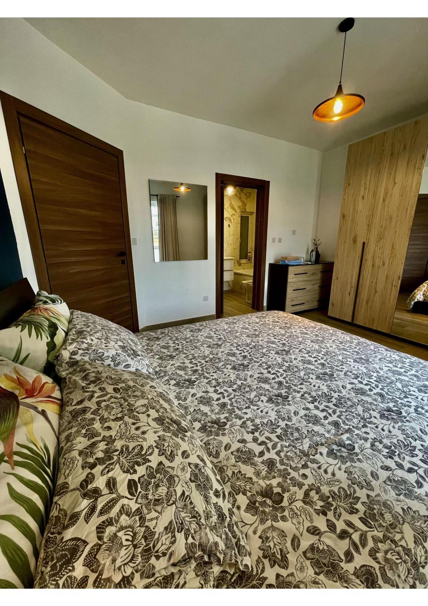 Airport Accommodation Bedroom With Bathroom Self Check In And Self Check Out Air-Condition Included Mqabba Екстер'єр фото